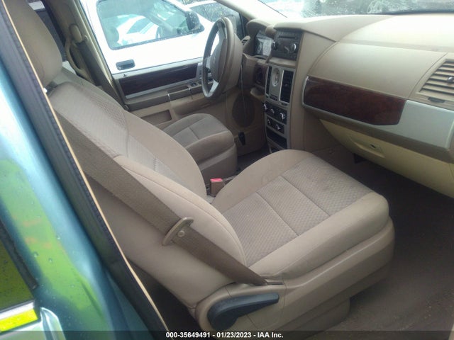 2A4RR5D19AR381524 Chrysler Town & Country Touring