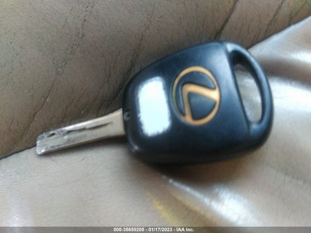 Lexus ES 300 2003 JTHBF30G130095919 Image 3