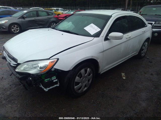 Chrysler 200 LX 2014 1C3CCBAB4EN213046 Image 2