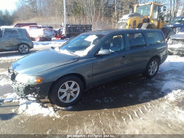 Volvo V70 2004 YV1SW59V242356277 Image 2