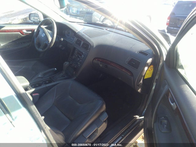 Volvo V70 2004 YV1SW59V242356277 Image 6