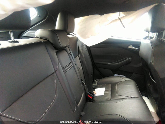 2016 Ford Focus, VIN: 1FADP3L90GL371621