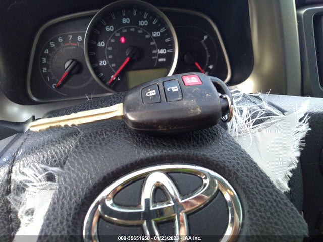 2015 Toyota RAV4, VIN: JTMBFREV1FJ047699