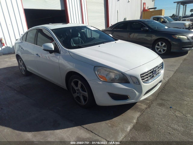 Volvo S60 T5 2012 YV1622FS8C2137277 zdjęcie główne