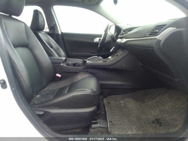 Lexus CT 200H 2012 JTHKD5BH6C2061891 Image 5