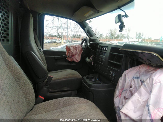 2017 Chevrolet Express, VIN: 1GCWGAFF2H1107080