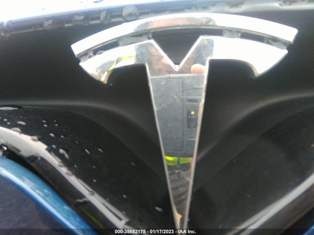 2023 Tesla Model X, VIN: 7SAXCBE67PF372982