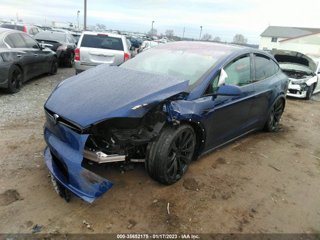 2023 Tesla Model X, VIN: 7SAXCBE67PF372982