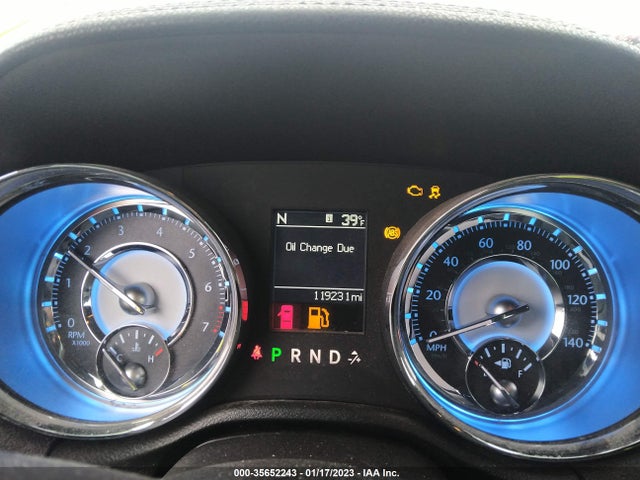 Chrysler 300 Limited 2011 2C3CA5CG1BH546812 Image 8