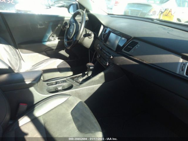 KNDCC3LC8H5037467 KIA NIRO EX