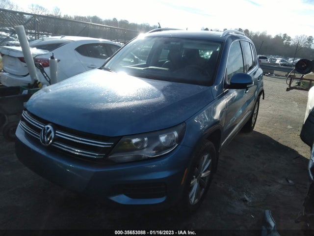 Volkswagen Tiguan 2017 WVGRV7AX2HW500274 Image 2