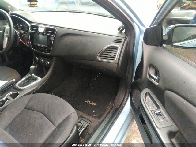 Chrysler 200 Touring 2013 1C3CCBBB8DN624401 Image 6