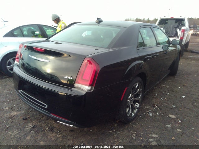 2018 Chrysler 300, VIN: 2C3CCAAG2JH331881