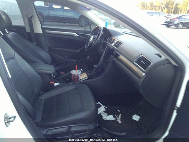 1VWDT7A38HC064028 Volkswagen Passat R-line W/comfort Pkg
