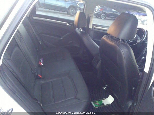 1VWDT7A38HC064028 Volkswagen Passat R-line W/comfort Pkg