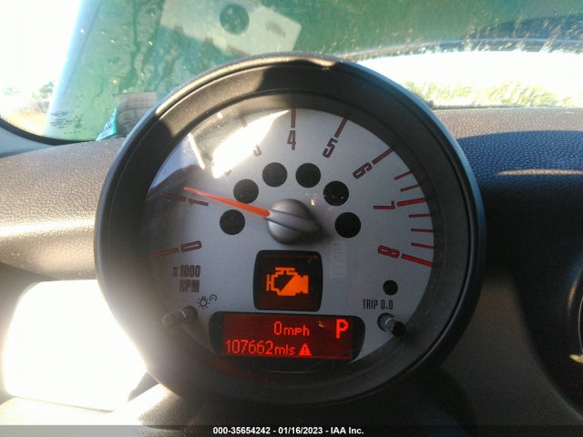 2011 MINI COOPER CLUBMAN VIN: WMWZF3C54BTY00460