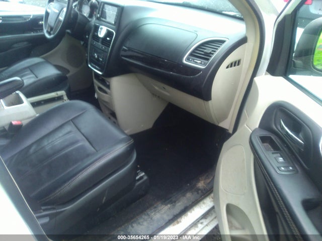 2015 Chrysler Town & Country, VIN: 2C4RC1BG3FR589154