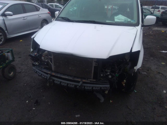 2015 Chrysler Town & Country, VIN: 2C4RC1BG3FR589154