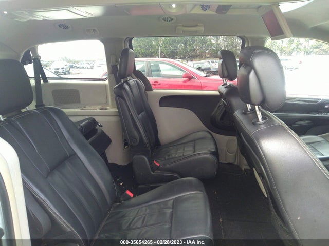 2015 Chrysler Town & Country, VIN: 2C4RC1BG3FR589154