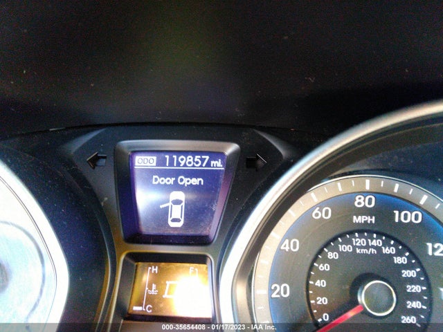2013 HYUNDAI ELANTRA GT VIN: KMHD35LE4DU110623
