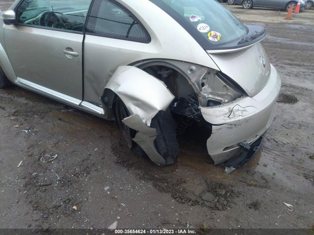 2016 Volkswagen Beetle, VIN: 3VWJ17AT9GM604346