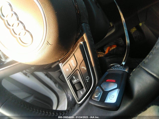 2019 Audi A4, VIN: WAUDNAF43KN017915