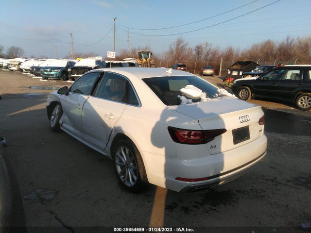 2019 Audi A4, VIN: WAUDNAF43KN017915