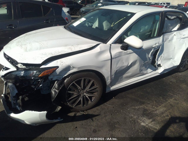 2021 Toyota Camry, VIN: 4T1G11AK7MU520000
