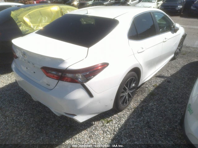 2021 Toyota Camry, VIN: 4T1G11AK7MU520000