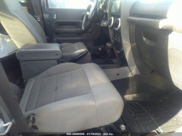 1J4FA54158L552654 Jeep Wrangler Sahara