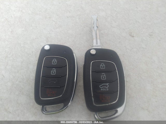 Hyundai TUCSON SE 2017 KM8J3CA48HU266929 Image 3