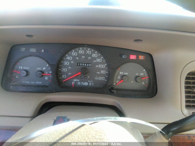 2005 MERCURY GRAND MARQUIS GS VIN: 2MEFM74W05X610882
