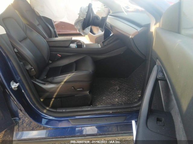 2021 Tesla Model Y, VIN: 5YJYGAEE2MF260674