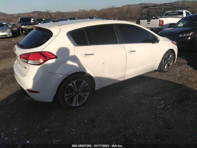 2016 KIA FORTE 5-DOOR EX VIN: KNAFX5A8XG5628472