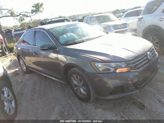 2017 Volkswagen Passat, VIN: 1VWAT7A39HC056541