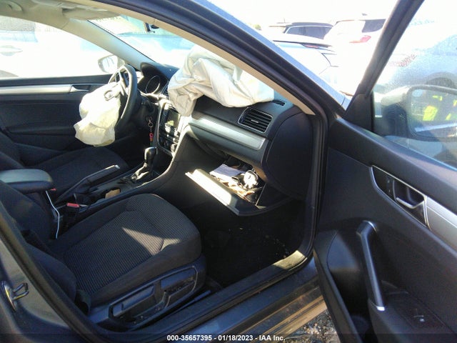 2017 Volkswagen Passat, VIN: 1VWAT7A39HC056541