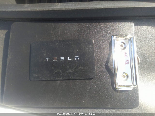 Tesla Model Y Long Range 2021 5YJYGDEE7MF214792 Image 3