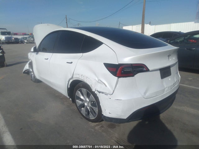 Tesla Model Y Long Range 2021 5YJYGDEE7MF214792 Image 4