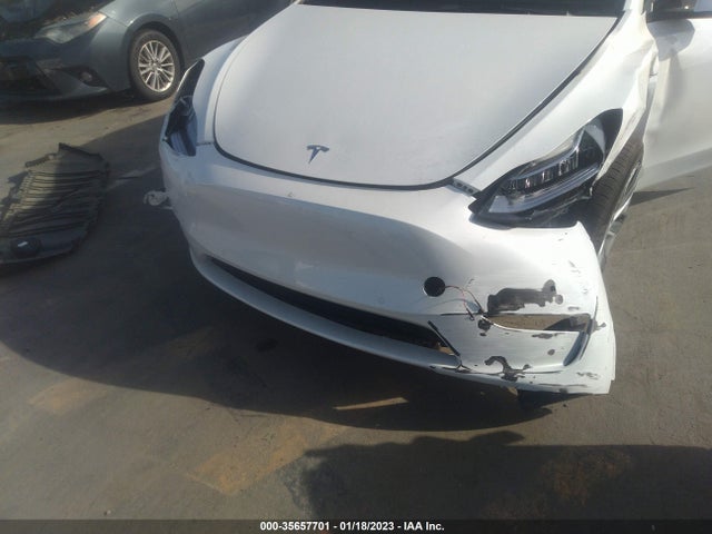 Tesla Model Y Long Range 2021 5YJYGDEE7MF214792 Image 7