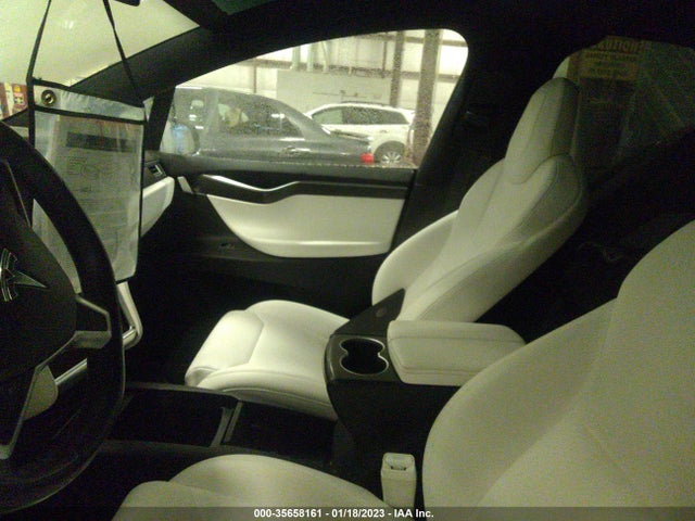 2017 Tesla Model X, VIN: 5YJXCBE42HF052790
