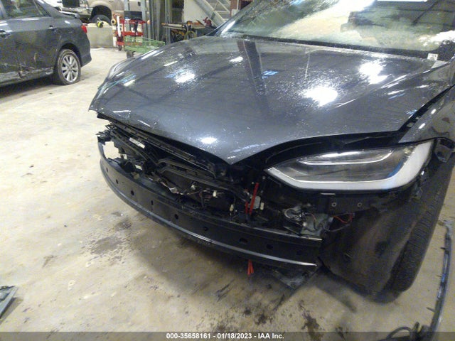 2017 Tesla Model X, VIN: 5YJXCBE42HF052790