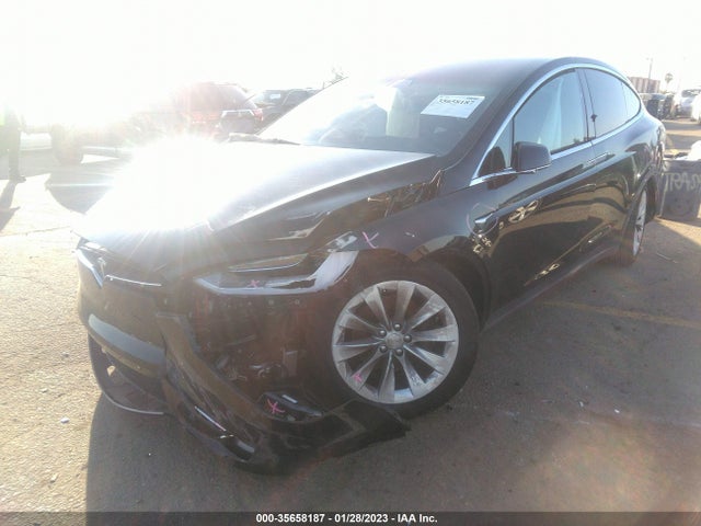 2020 Tesla Model X, VIN: 5YJXCBE24LF304336