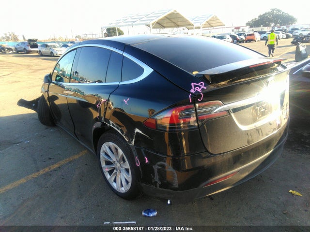 2020 Tesla Model X, VIN: 5YJXCBE24LF304336
