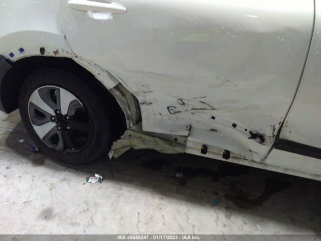 KNDCC3LC7K5263278 KIA NIRO EX