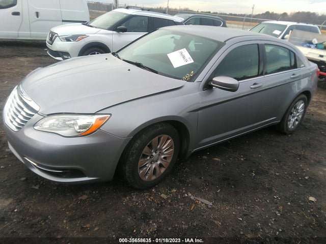 Chrysler 200 LX 2014 1C3CCBAB5EN123811 Image 2