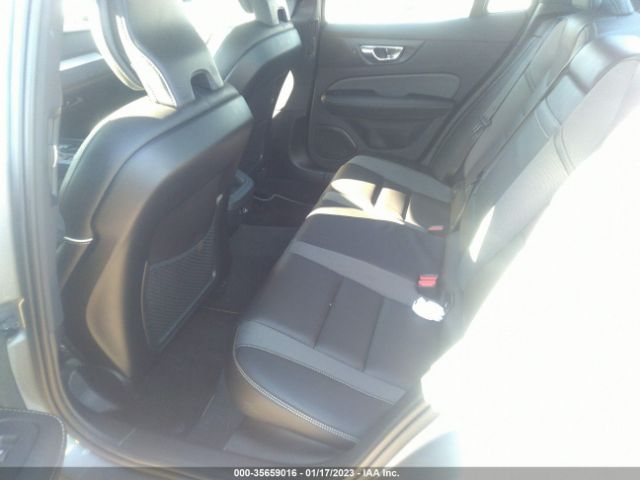 7JRA22TM3KG017072 Volvo S60 R-design