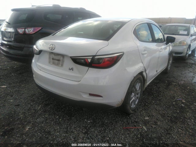 3MYDLBZV3GY141987 Scion IA