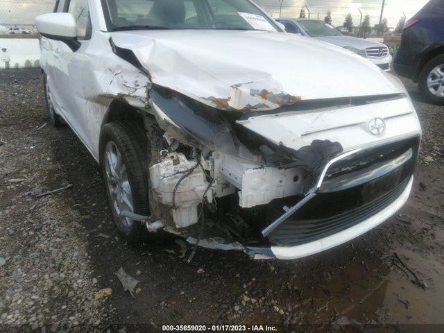 3MYDLBZV3GY141987 Scion IA