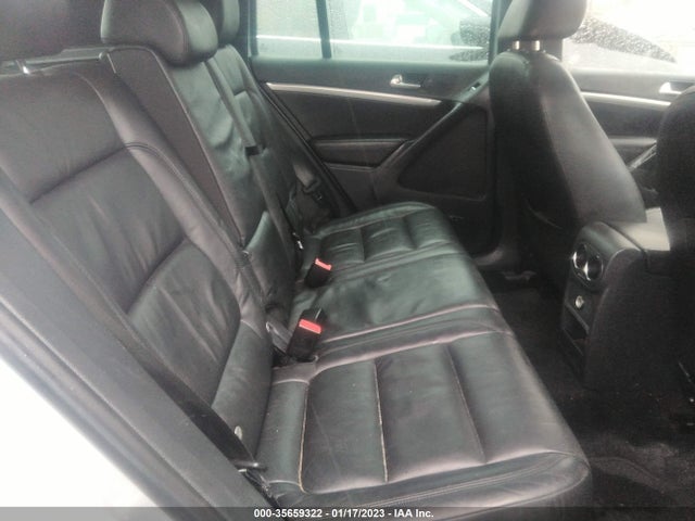 WVGAV3AX9EW021853 Volkswagen Tiguan R-line