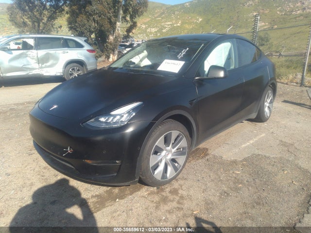 Tesla Model Y Long Range 2021 5YJYGAEE1MF273030 Image 2